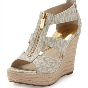 MK cream wedges